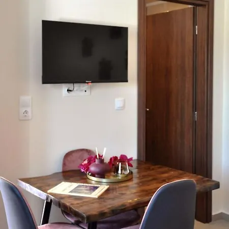 アパート Nefelis Koskinou